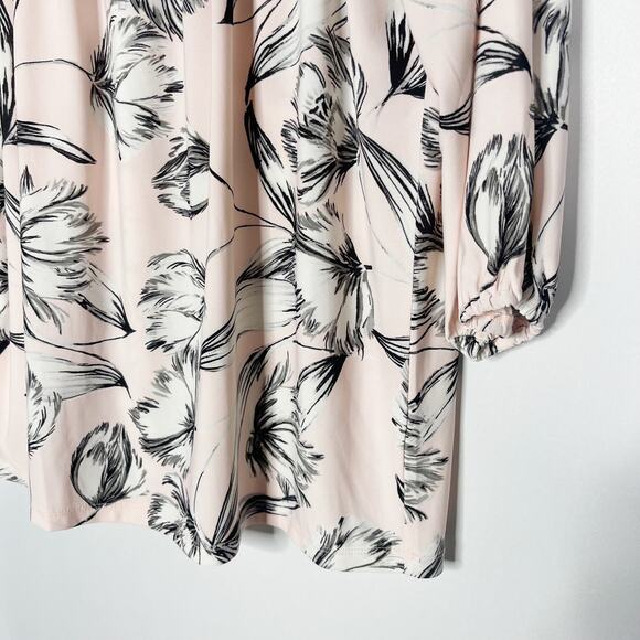 Roz & Ali Medium M Blush Pink Gray Floral Keyhole Cut Out Blouse 3/4 Sleeve - Picture 3 of 9